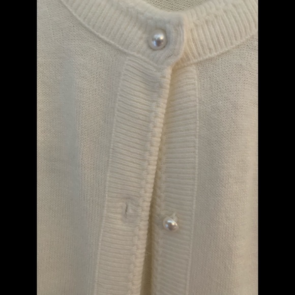 Vintage cream pearl button cardigan - Picture 2 of 4